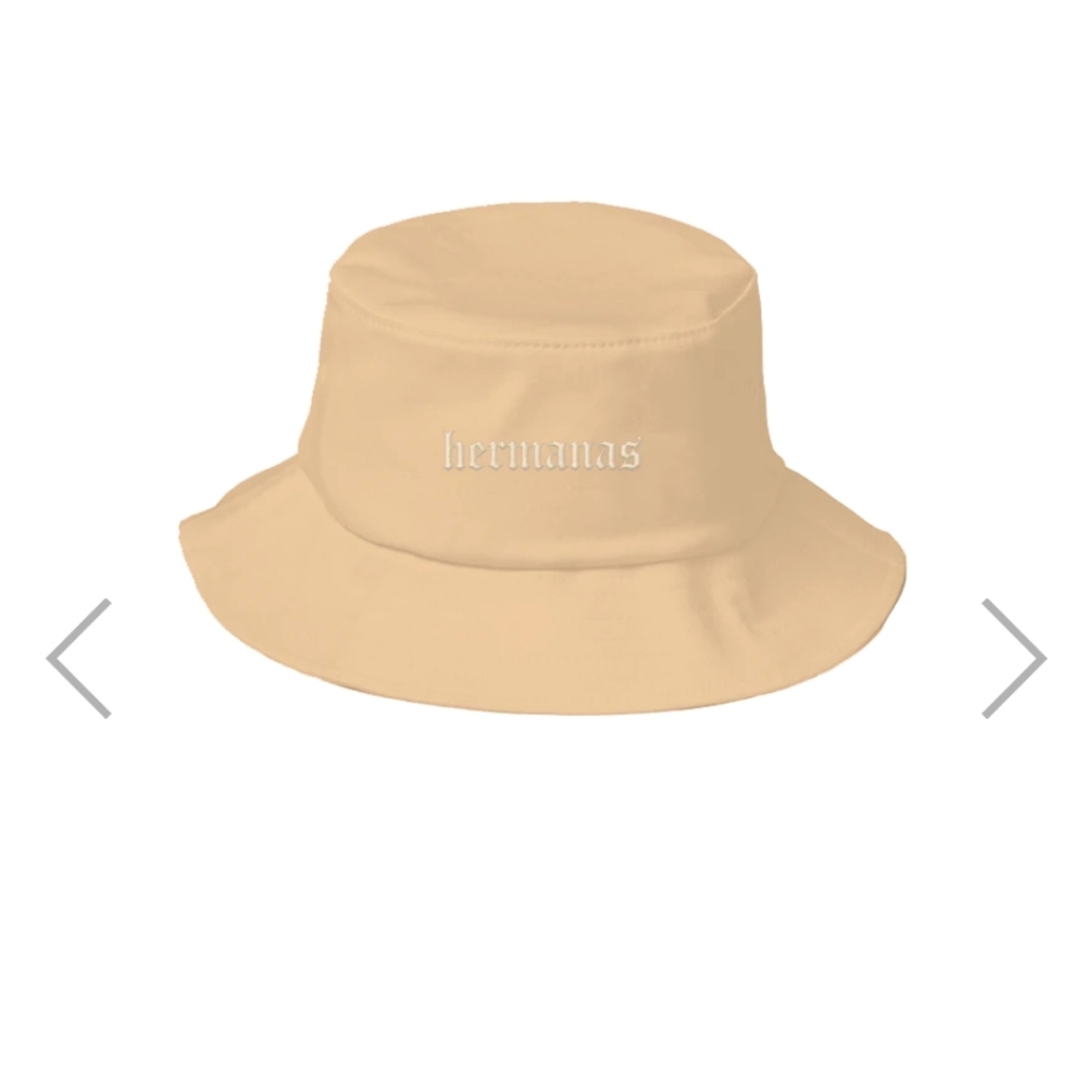 Sisters (hermanas)bucket hat